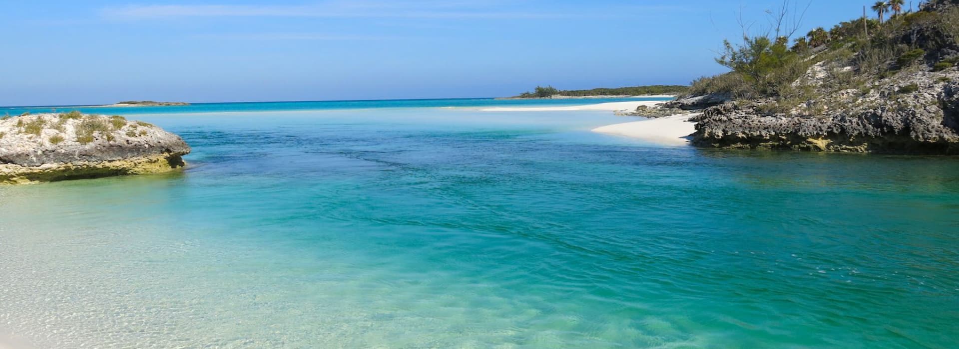 Shroud Cay scene from a Bahamas motor yacht charter